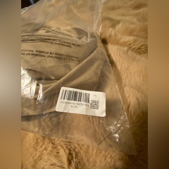 Round Neckline Solid Pleated Jumpsuit BNWT - Picture 2 of 11